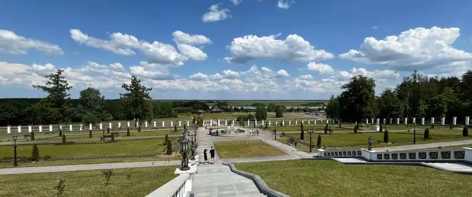 Парк у дворца Пусловских