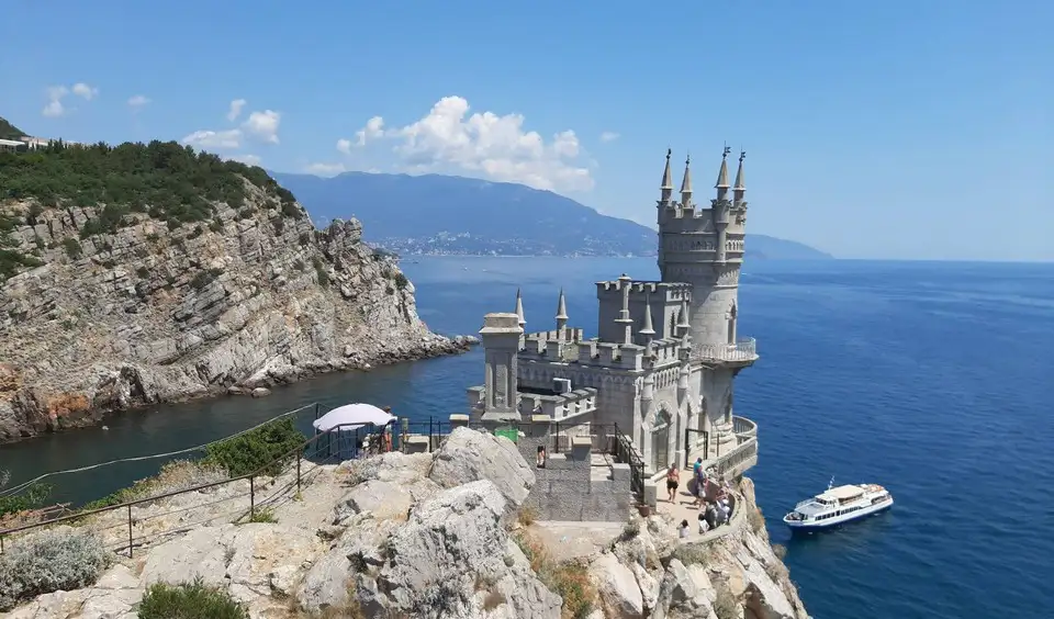 Замок Ласточкино гнездо в Крыму
