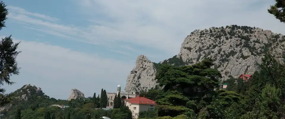 Гора Кошка возле курорта Симеиз в Крыму Гора Кошка возле Симеиза в Крыму