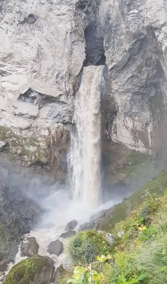 Водопад Султан в Кабардино-Балкарии