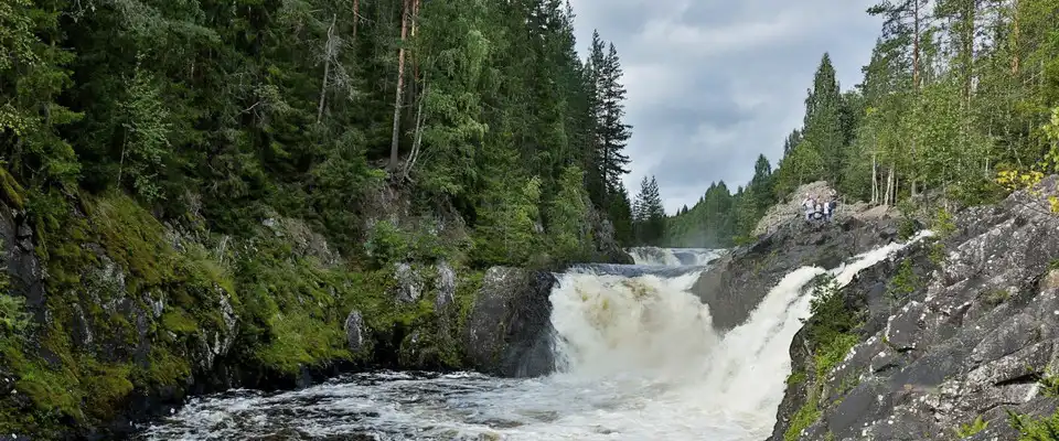 Водопад Кивач в Республике Карелия, Россия Водопад Кивач в Карелии