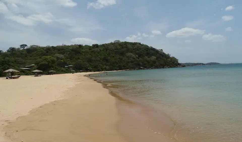 Marble Beach — Мраморный пляж на острове Шри-Ланка Marble Beach — Мраморный пляж